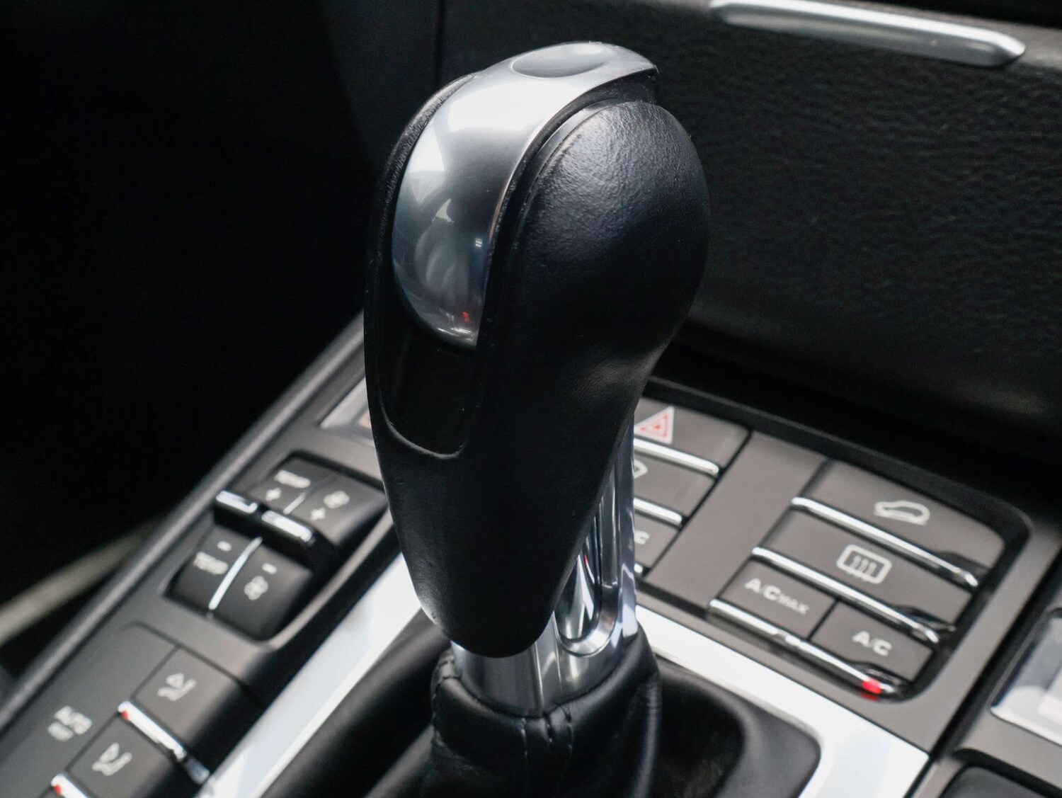 Used Porsche Macan 2017 for sale - 77366815: Photo 19