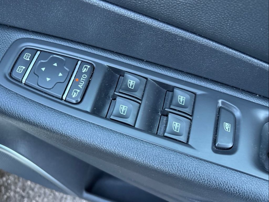 Used Renault Captur 2018 for sale - 76891925: Photo 12