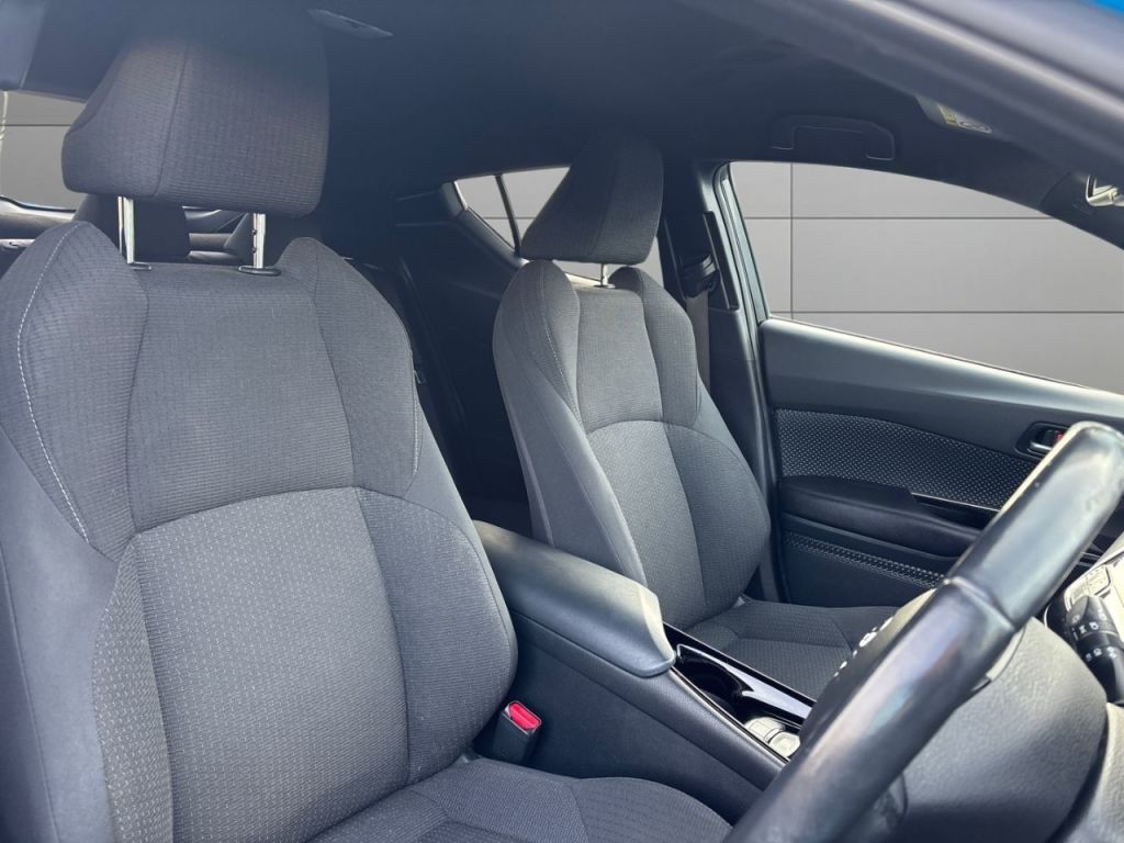 Used Toyota C-HR 2018 for sale - 76918861: Photo 13