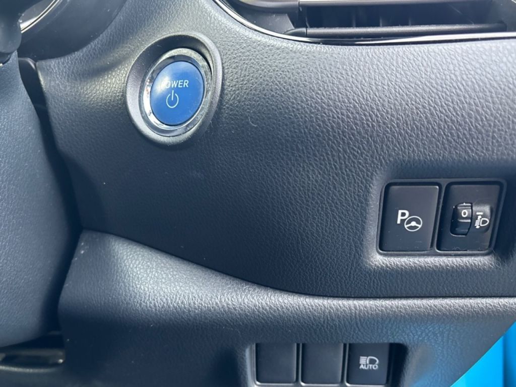 Used Toyota C-HR 2018 for sale - 76918861: Photo 15