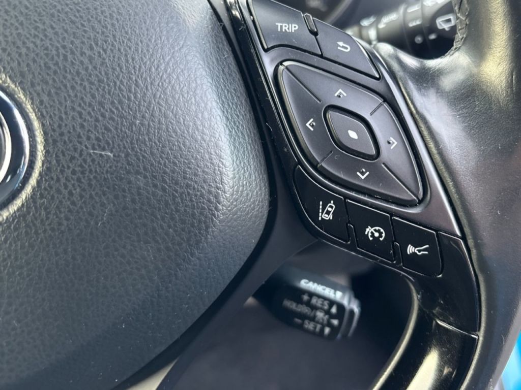 Used Toyota C-HR 2018 for sale - 76918861: Photo 16