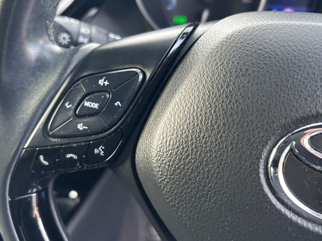 Used Toyota C-HR 2018 for sale - 76918861: Photo 17