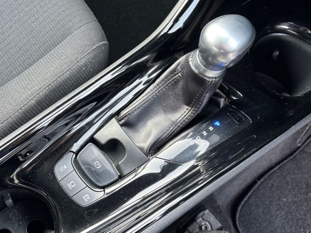 Used Toyota C-HR 2018 for sale - 76918861: Photo 18