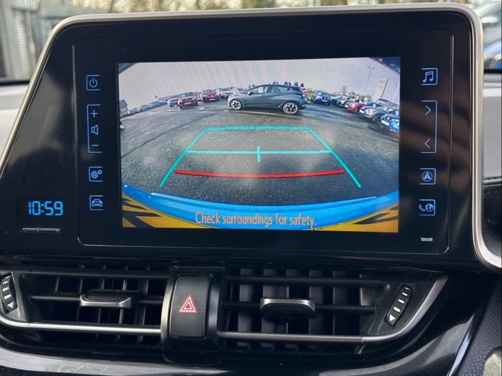 Used Toyota C-HR 2018 for sale - 76918861: Photo 21