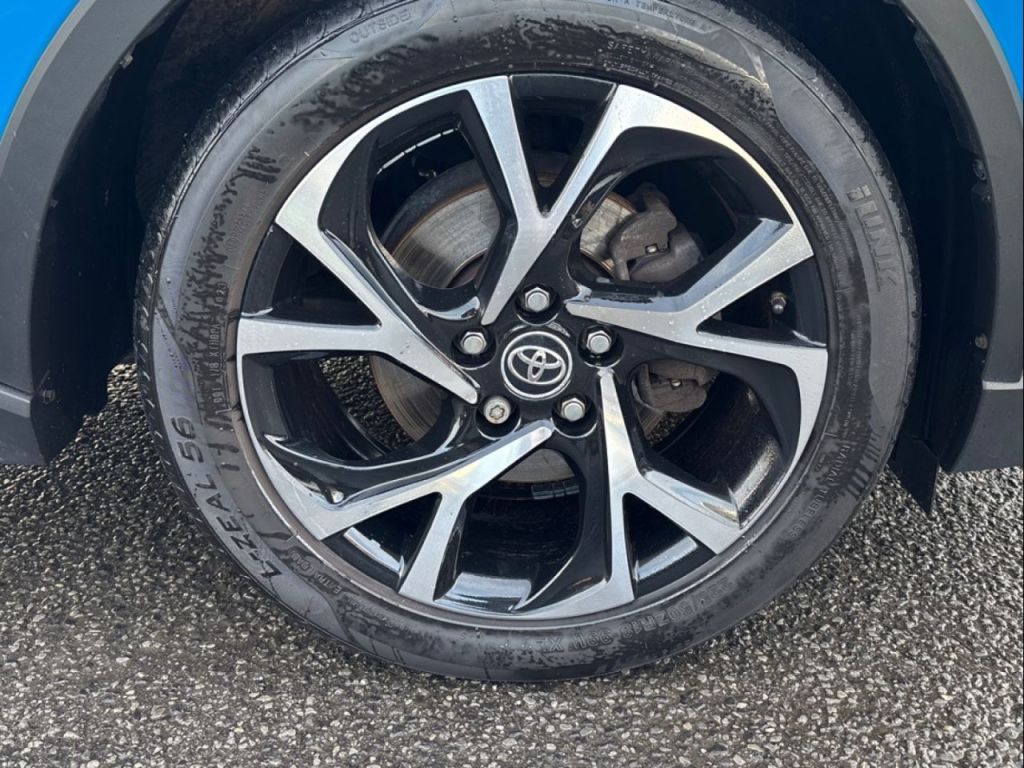 Used Toyota C-HR 2018 for sale - 76918861: Photo 25