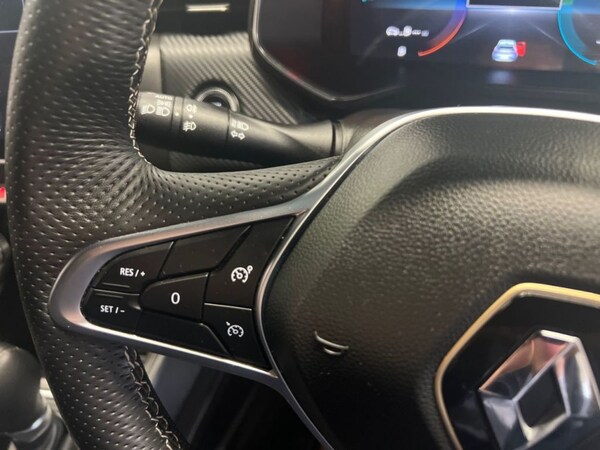 Used Renault Clio 2023 for sale - 75523759: Photo 12