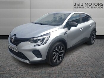 Used Renault Captur 2023 for sale - 75296331: Photo