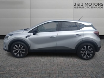 Used Renault Captur 2023 for sale - 75296331: Photo