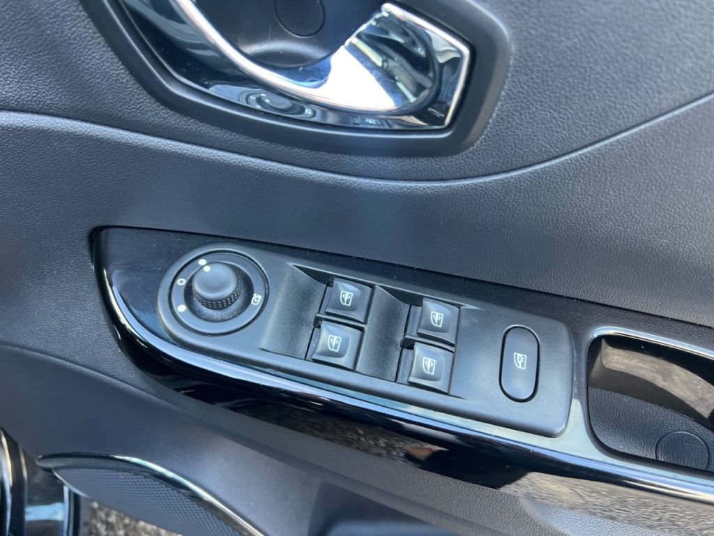 Used Renault Captur 2016 for sale - 76798614: Photo 12