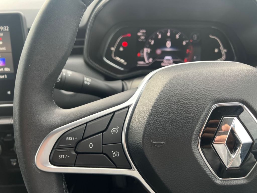 Used Renault Clio 2023 for sale - 76162556: Photo 14