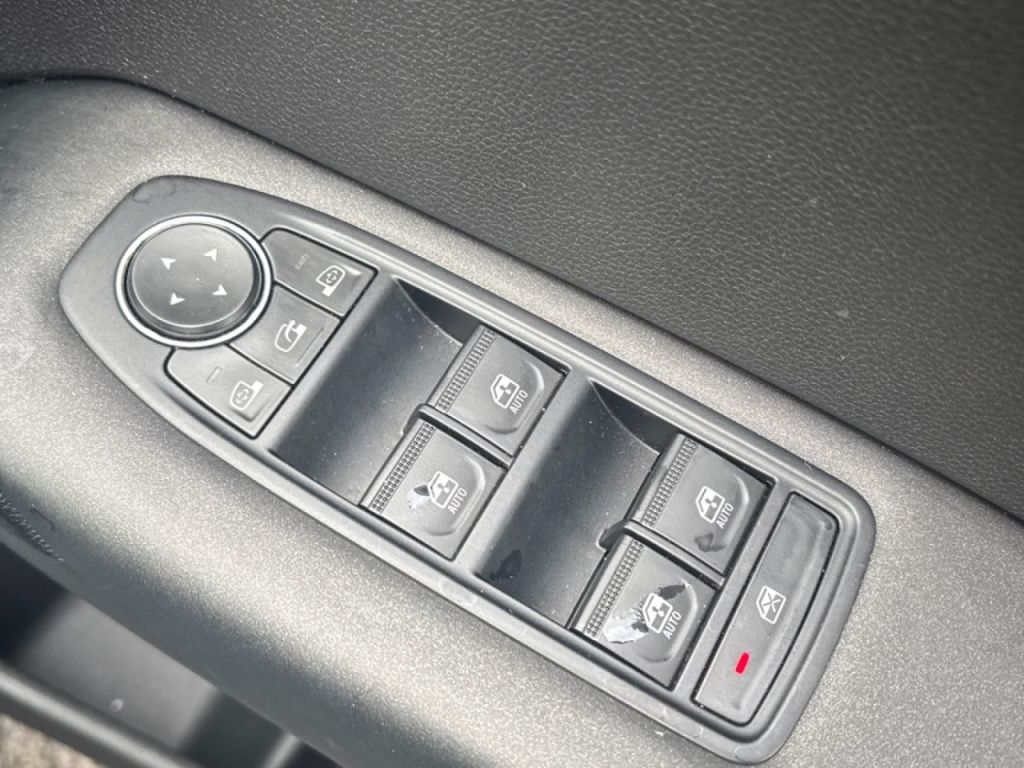 Used Renault Captur 2023 for sale - 77593325: Photo 12