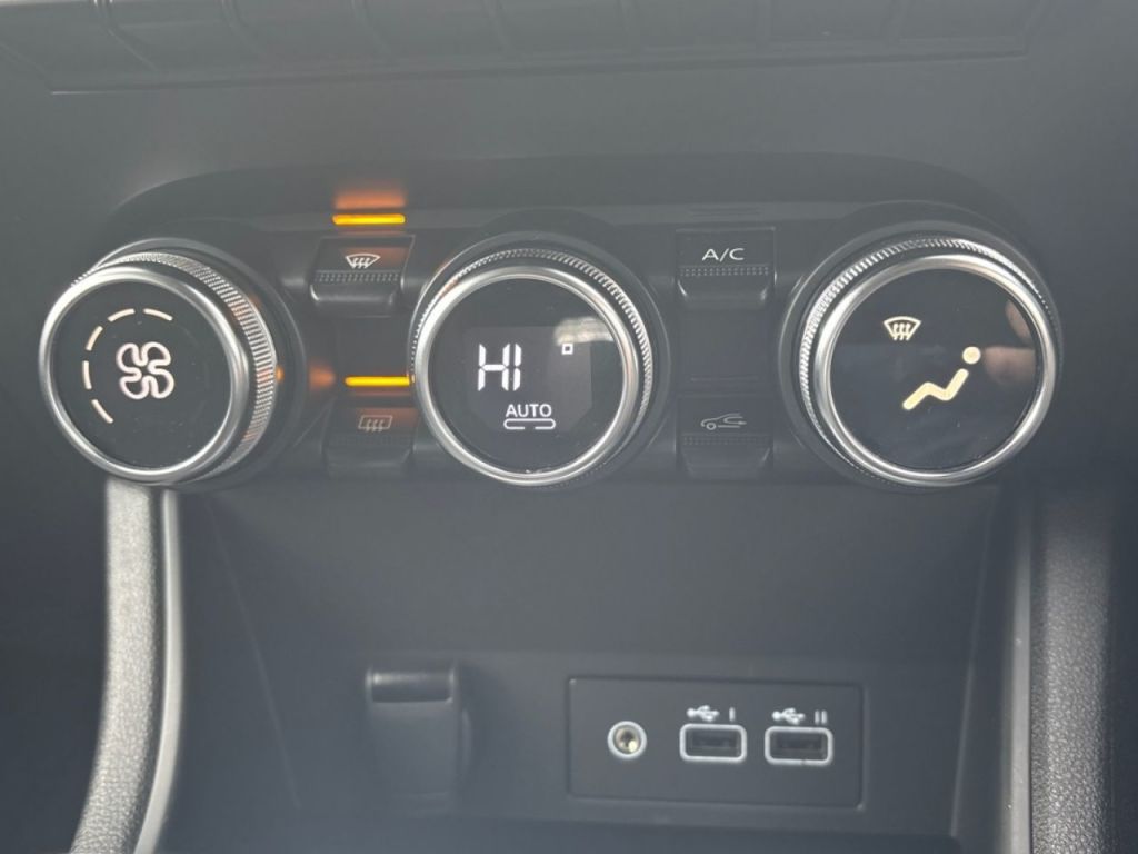 Used Renault Captur 2023 for sale - 77593325: Photo 19