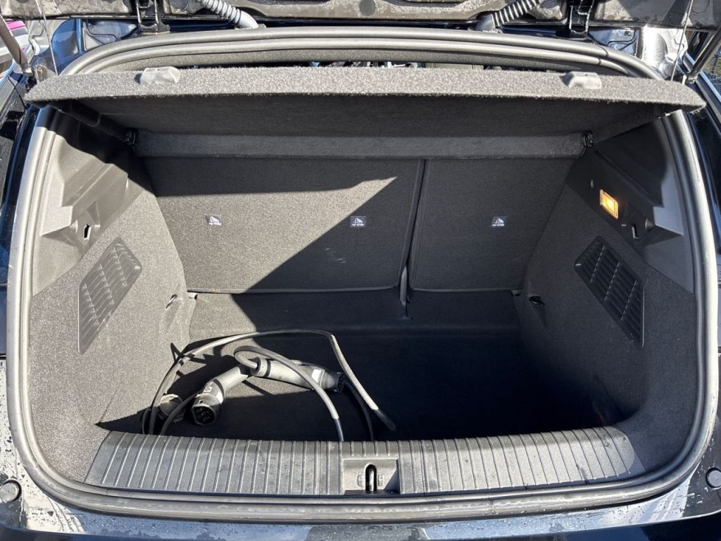 Used Renault Megane E Tech 2023 for sale - 76445585: Photo 18