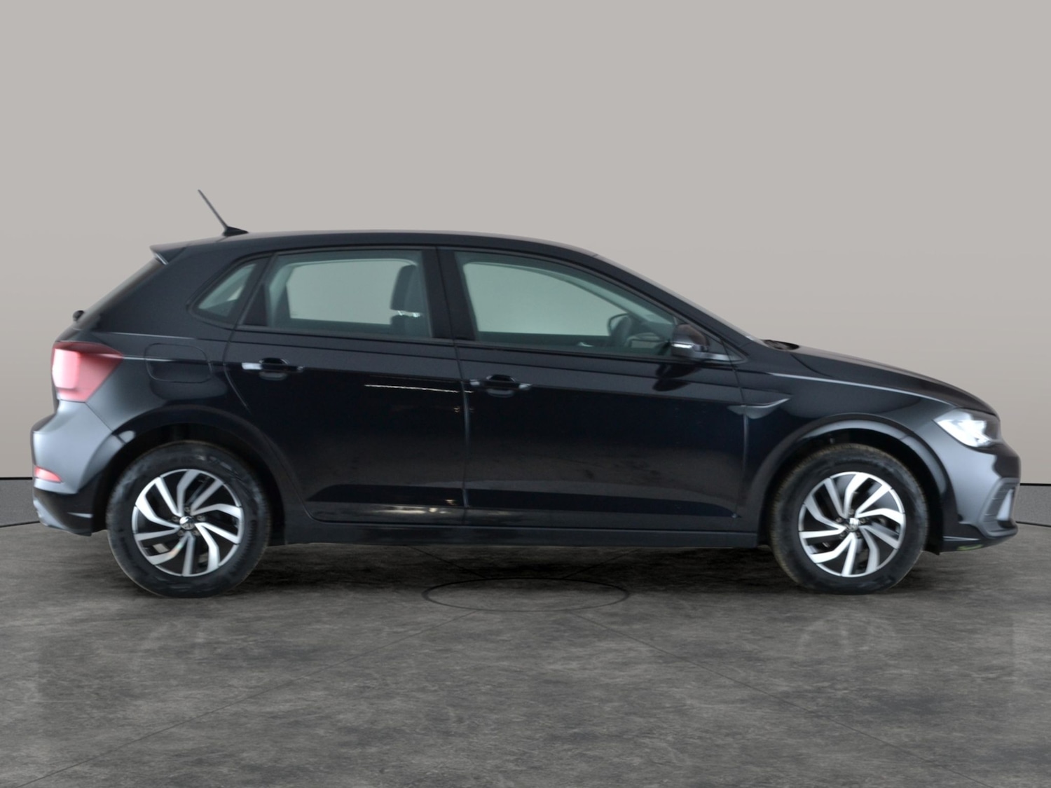 Used Volkswagen Polo for sale - 77475429: Photo 8