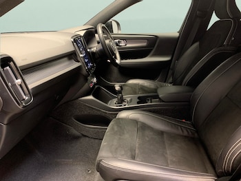 Used Volvo XC40 2021 for sale - 76967222: Photo