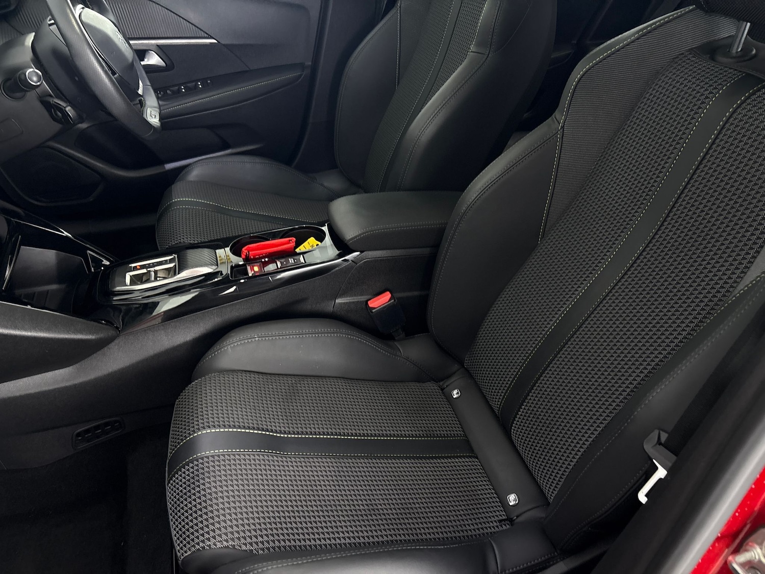 Used Peugeot E-208 2022 for sale - 76557219: Photo 25