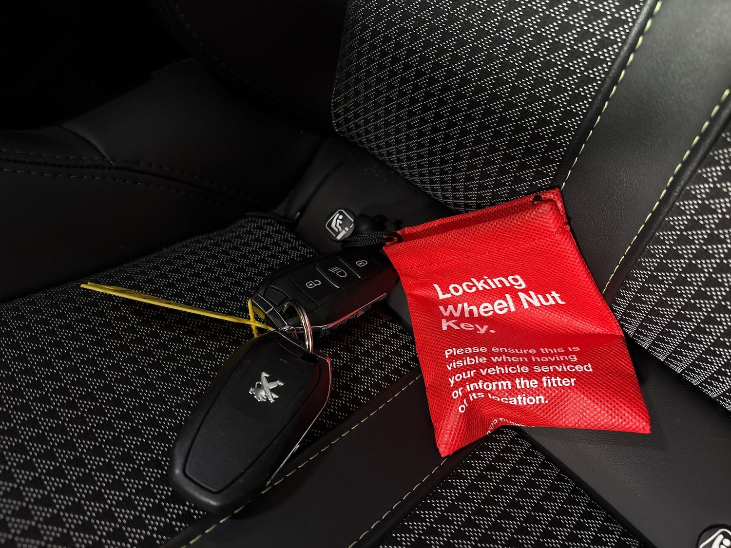 Used Peugeot E-208 2022 for sale - 76557219: Photo 38