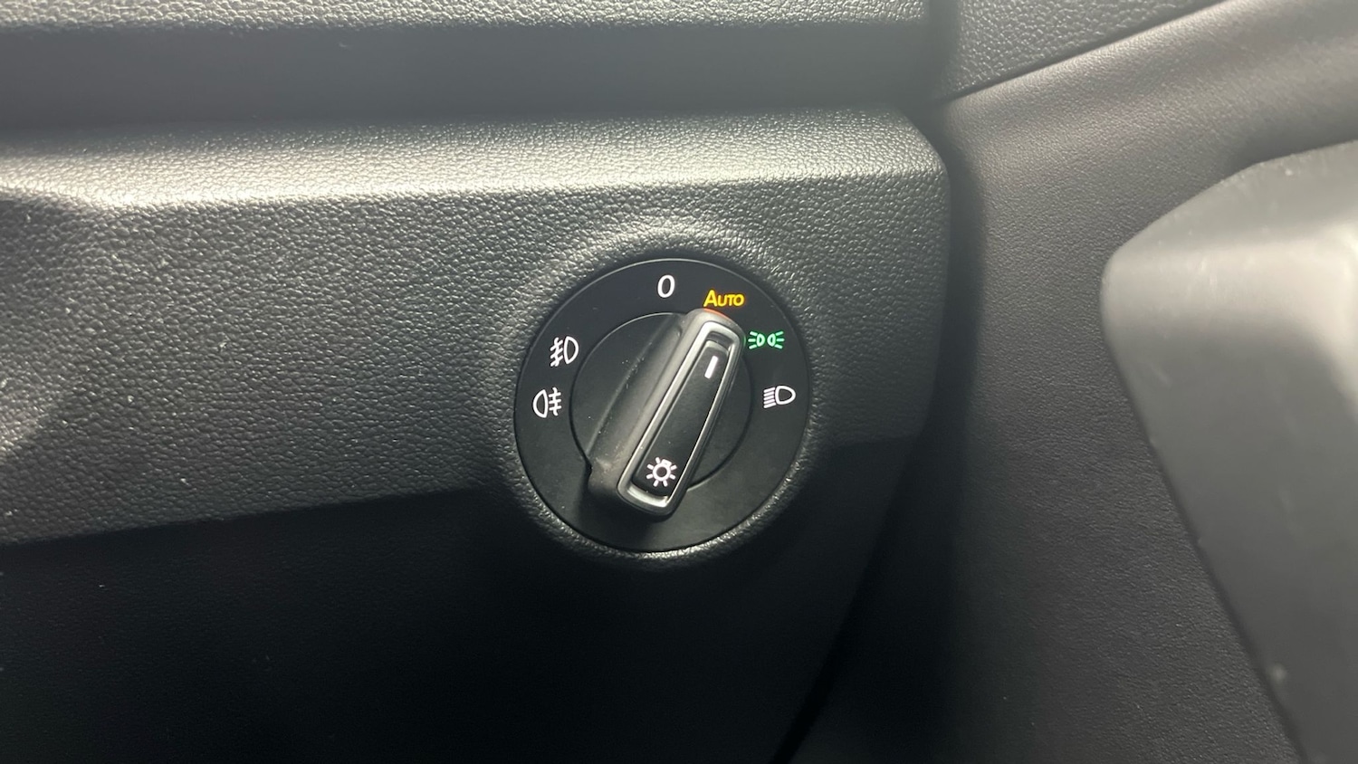 Used Volkswagen T-Roc 2021 for sale - 76935191: Photo 30