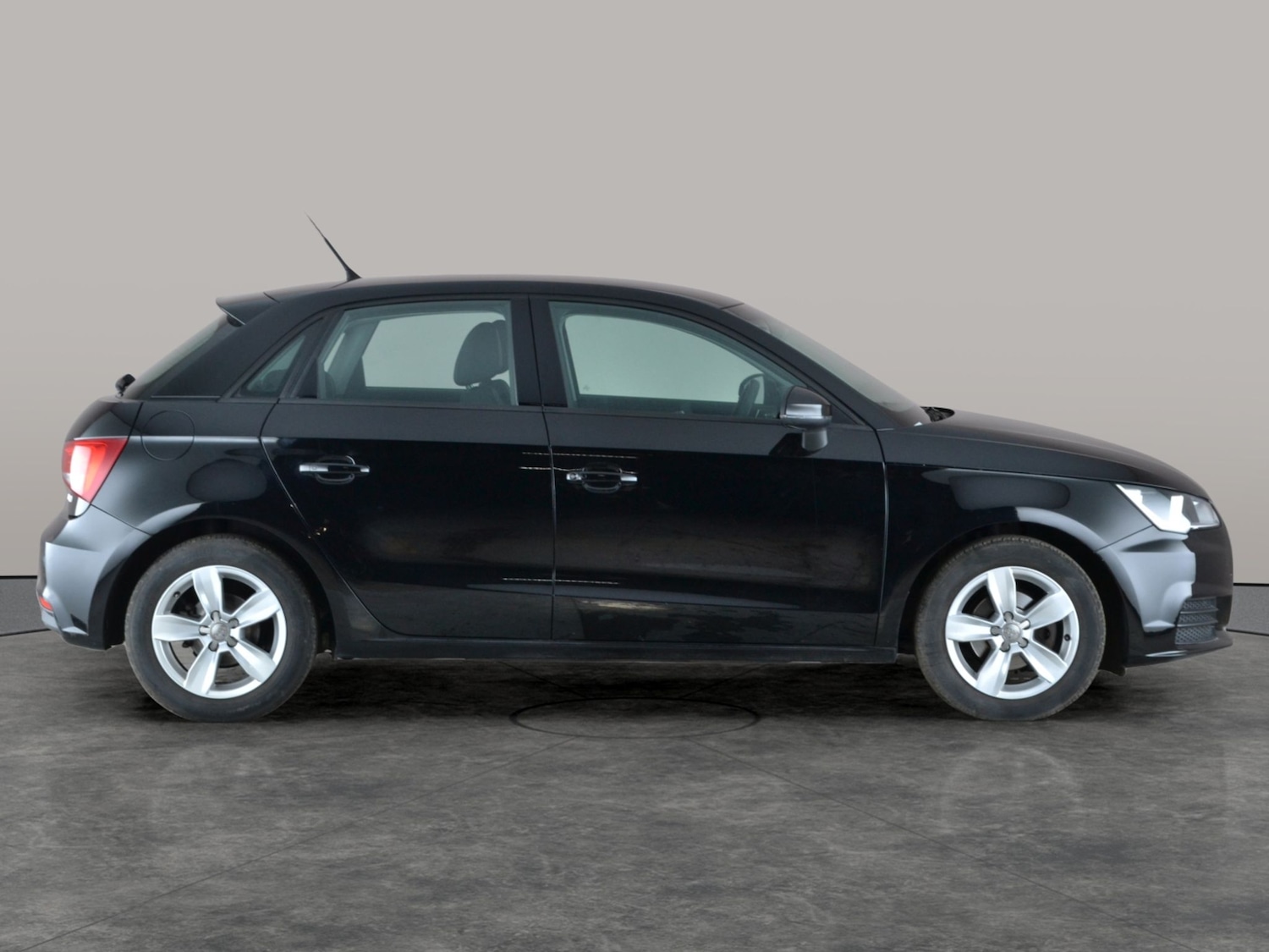 Used Audi A1 2018 for sale - 77165638: Photo 8