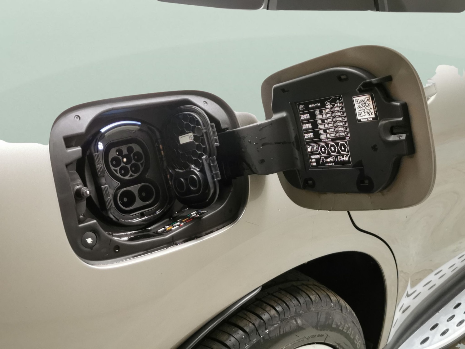 Used Mercedes-Benz EQC 2022 for sale - 76684694: Photo 30