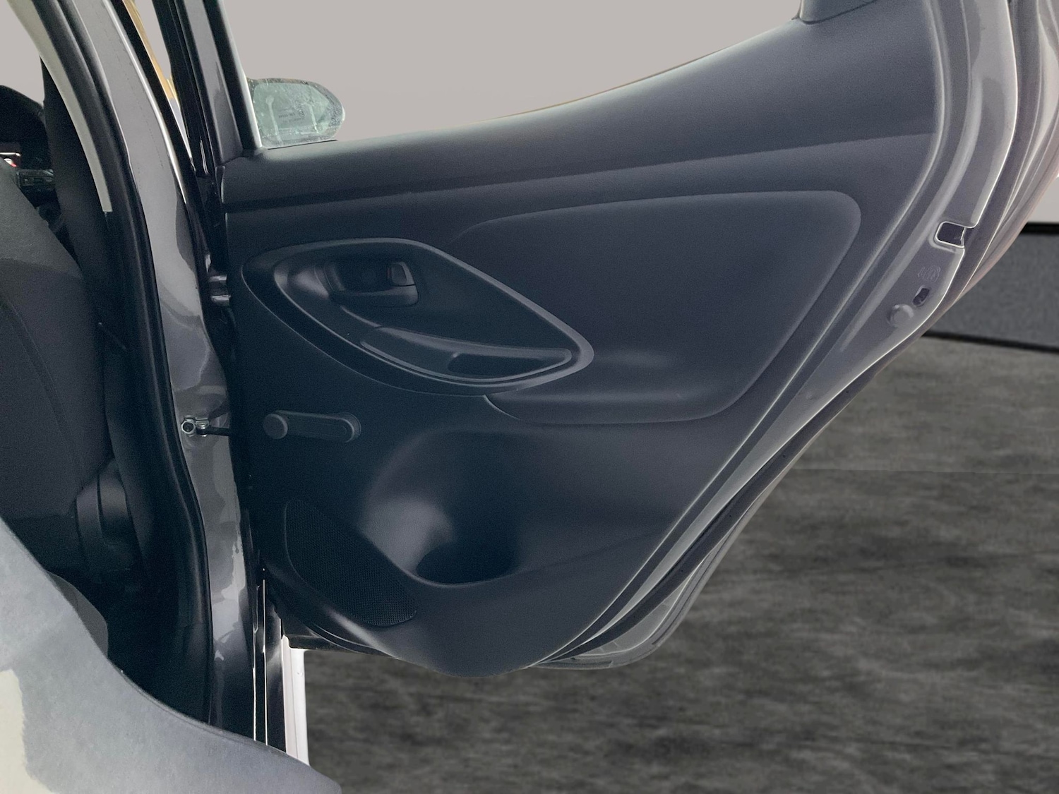 Used Toyota Yaris 2022 for sale - 76653033: Photo 30