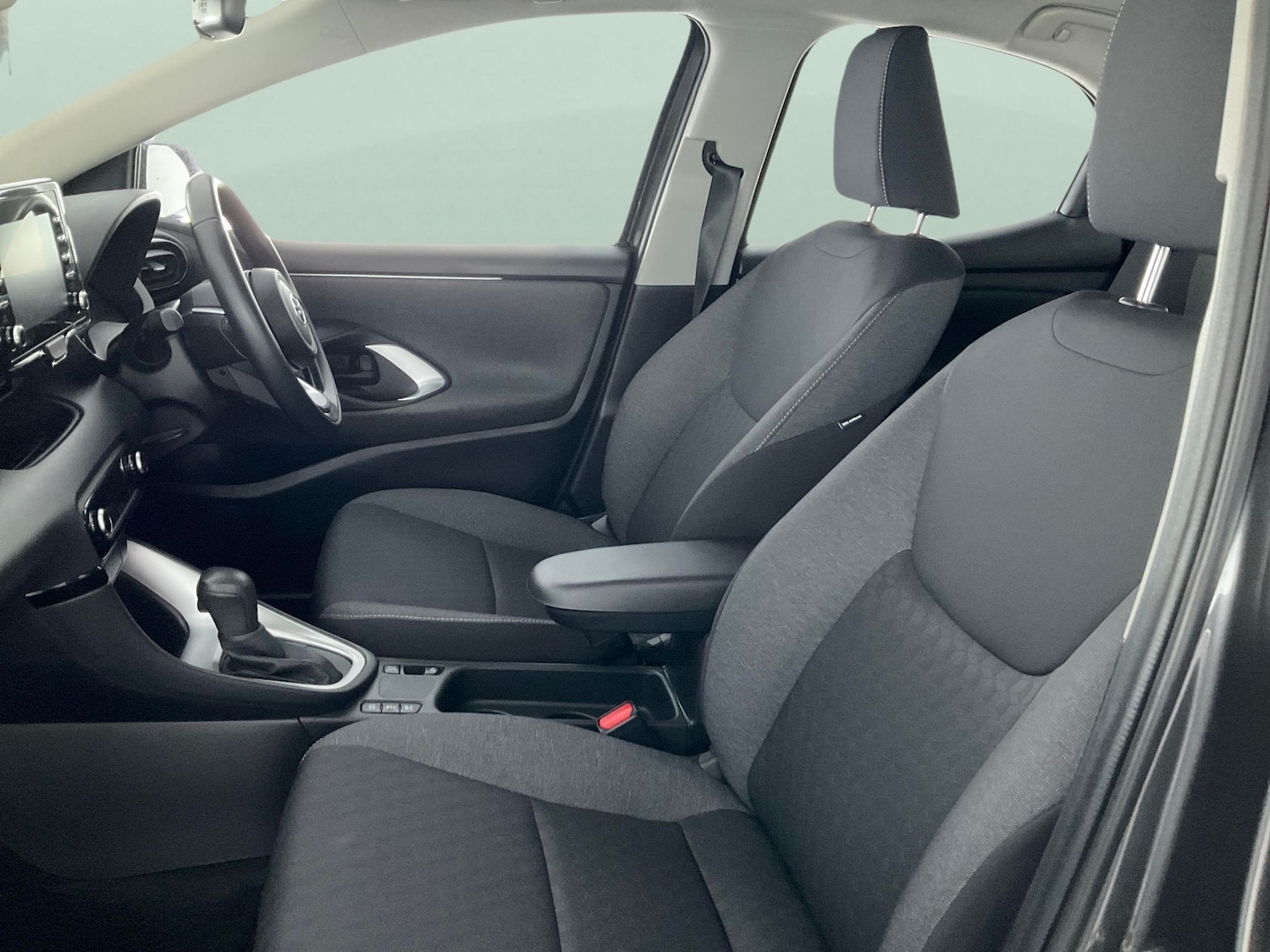 Used Toyota Yaris 2022 for sale - 76653033: Photo 4