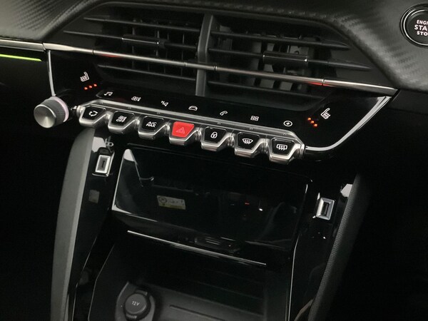 Used Peugeot E-2008 2023 for sale - 76303074: Photo 28