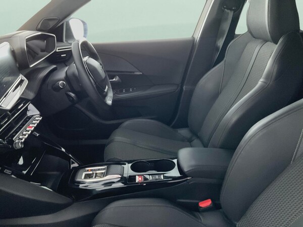 Used Peugeot E-2008 2023 for sale - 76303074: Photo 5