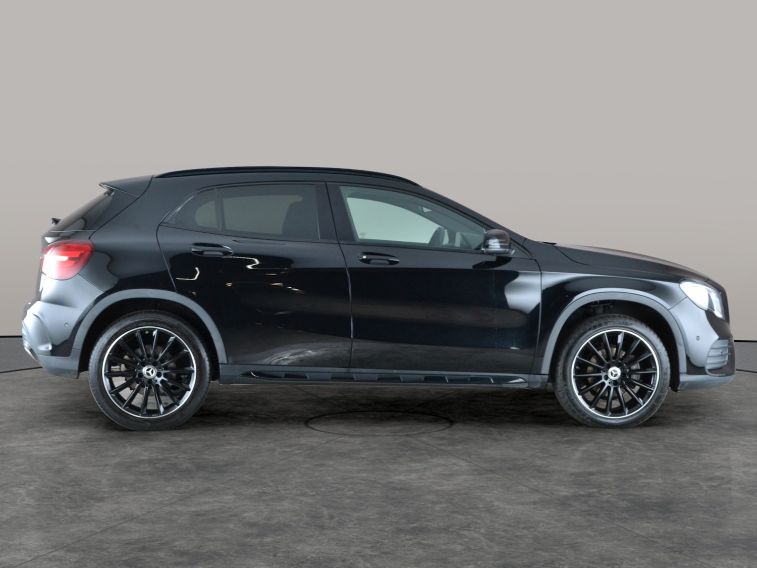 Used Mercedes-Benz GLA 2019 for sale - 76935209: Photo 8