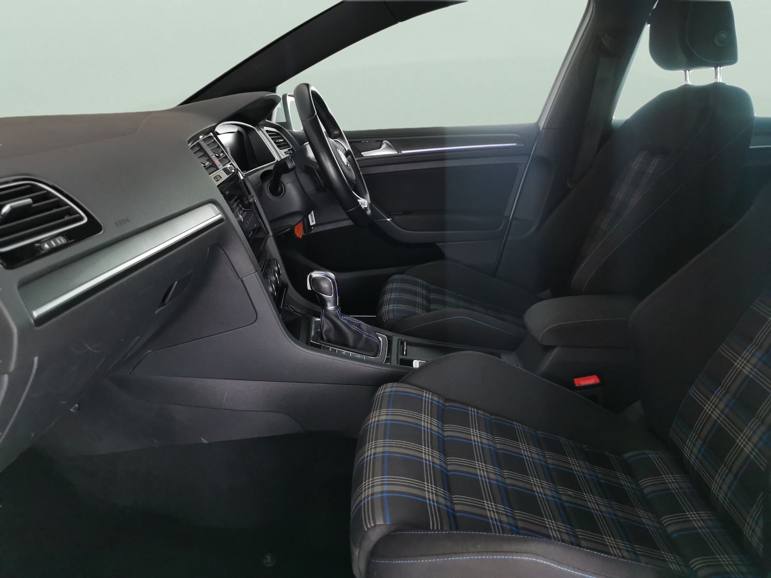 Used Volkswagen Golf 2018 for sale - 77208081: Photo 4