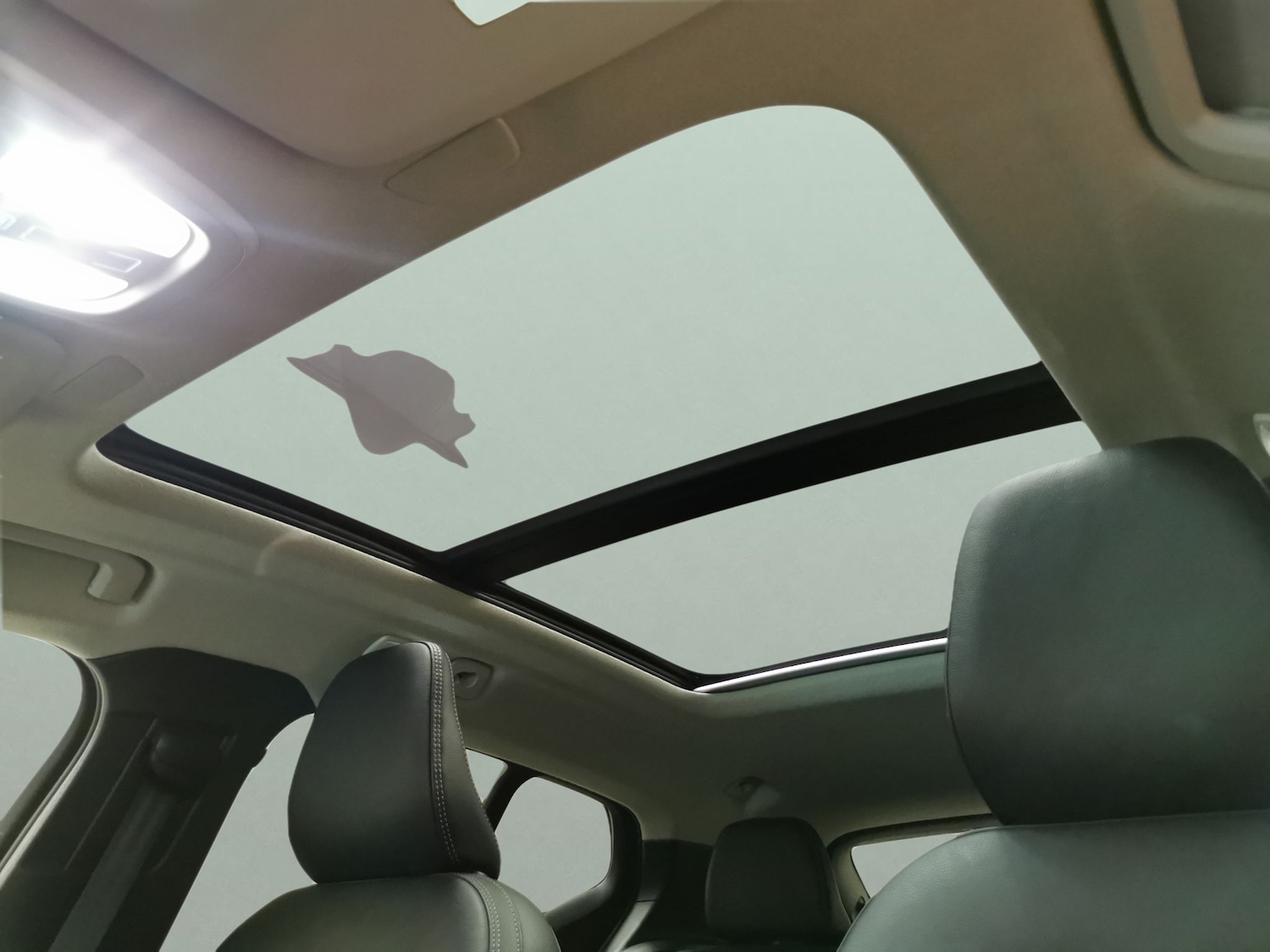 Used Volvo XC40 2022 for sale - 75997888: Photo 6