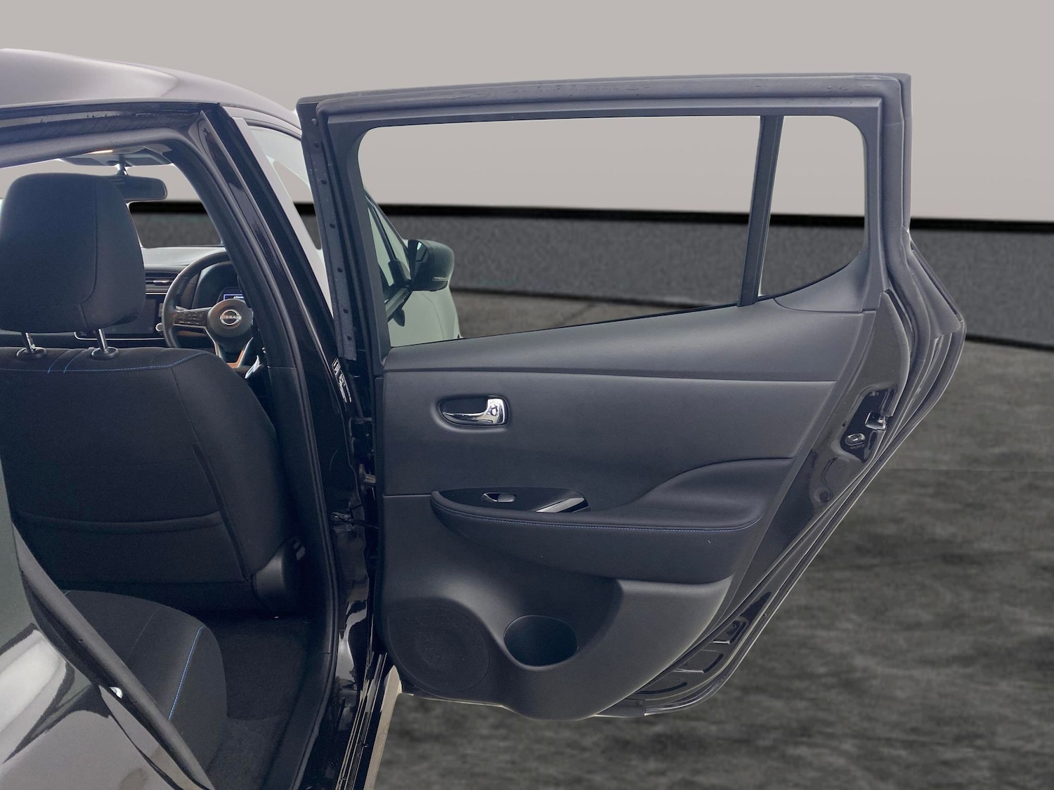 Used Nissan Leaf 2023 for sale - 77350898: Photo 27