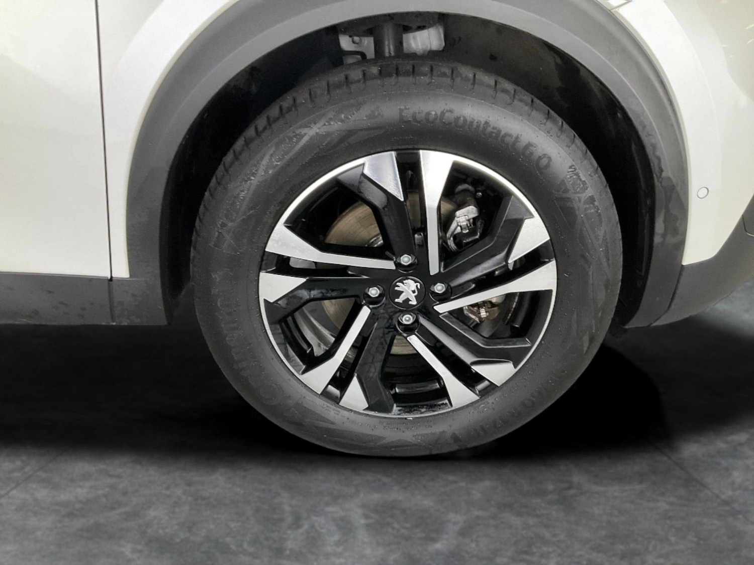 Used Peugeot E-2008 2023 for sale - 76534186: Photo 31