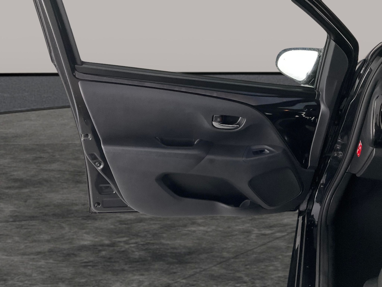 Used Toyota AYGO 2018 for sale - 76557162: Photo 24