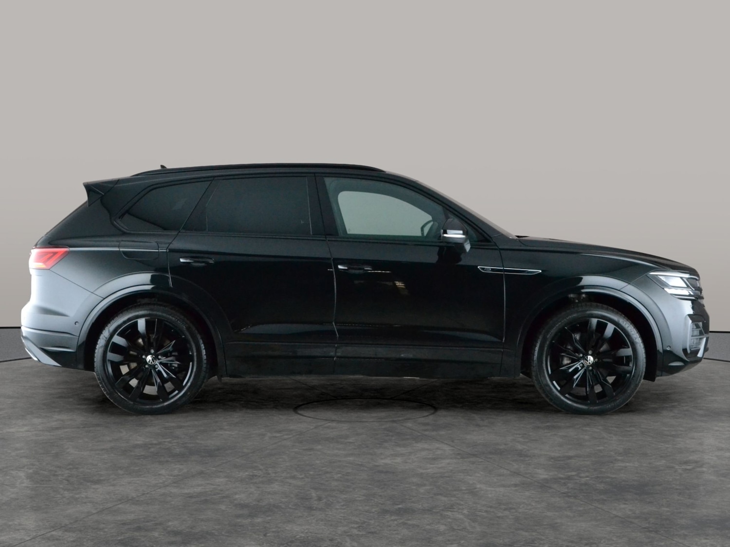 Used Volkswagen Touareg 2023 for sale - 77241295: Photo 10