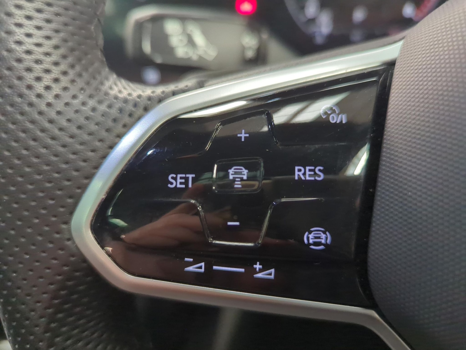 Used Volkswagen Touareg 2023 for sale - 77241295: Photo 24