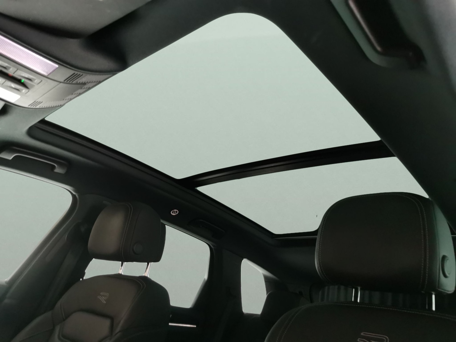 Used Volkswagen Touareg 2023 for sale - 77241295: Photo 5