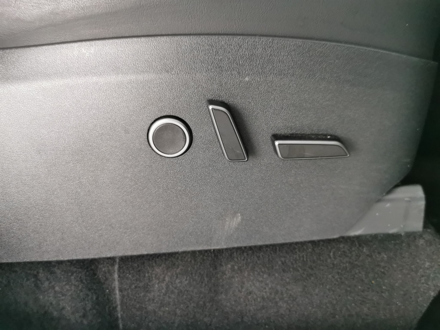 Used Tesla Model Y 2025 for sale - 77013283: Photo 17