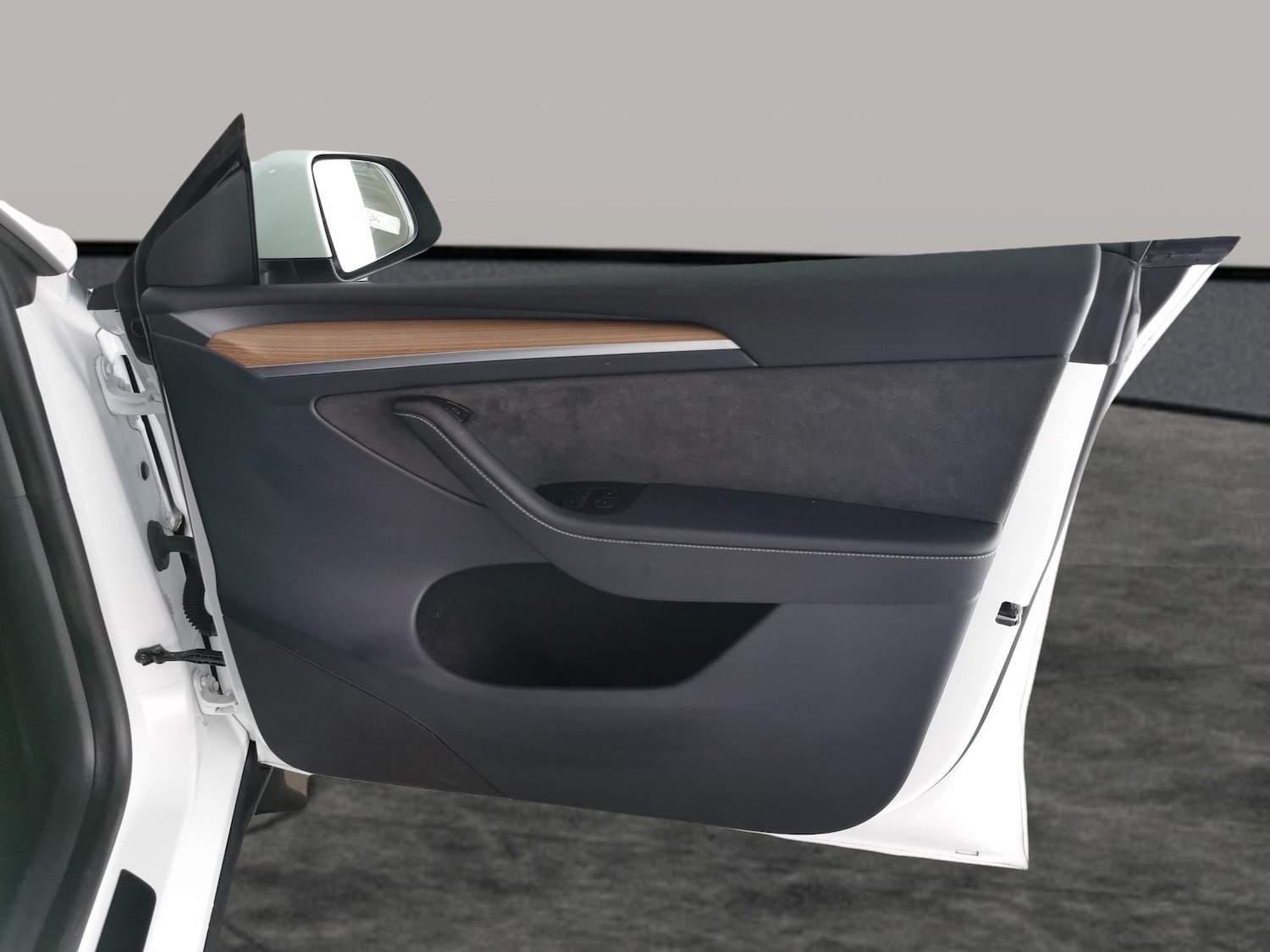 Used Tesla Model Y 2025 for sale - 77013283: Photo 28