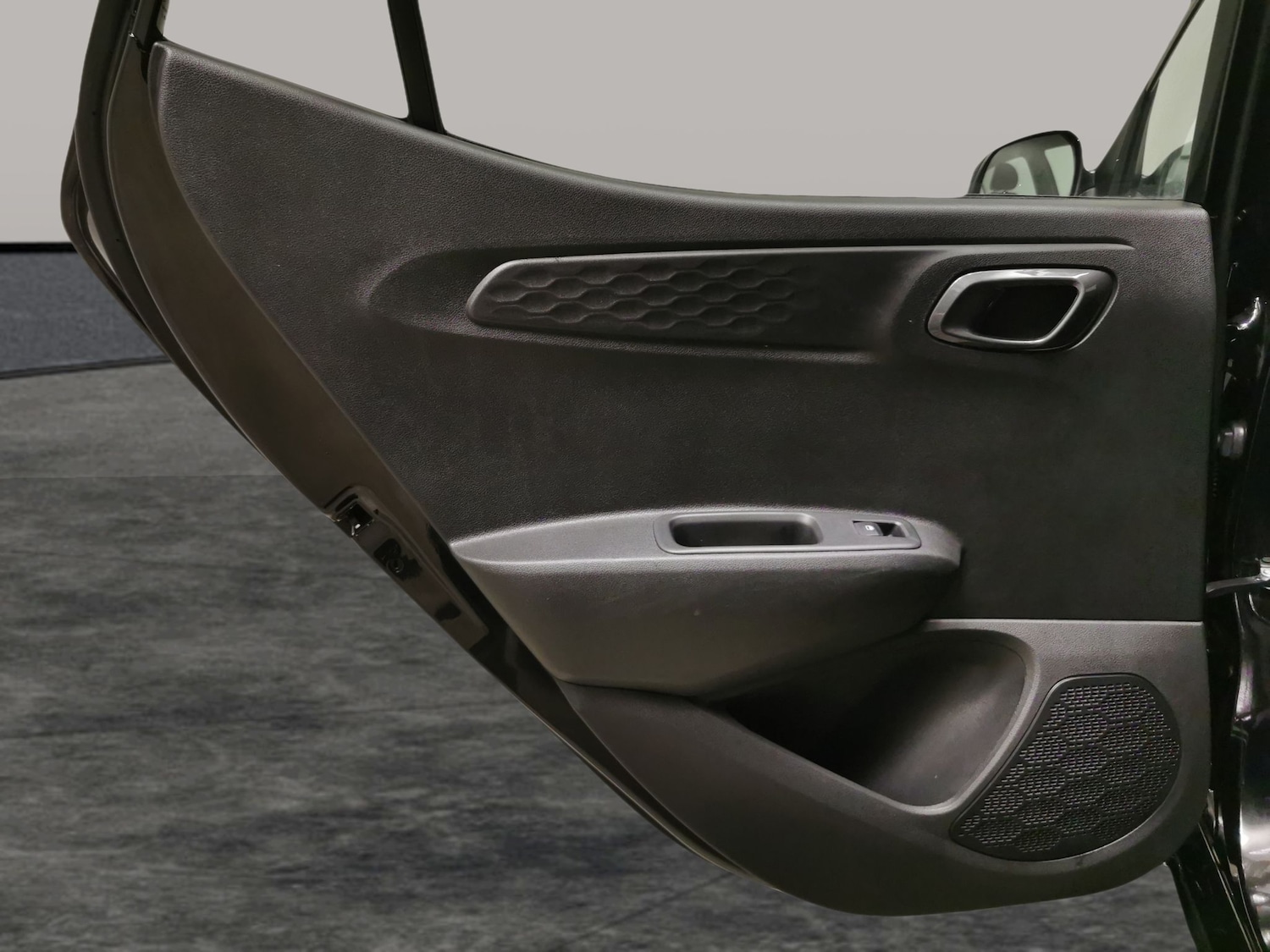 Used Hyundai i10 2023 for sale - 77194030: Photo 26