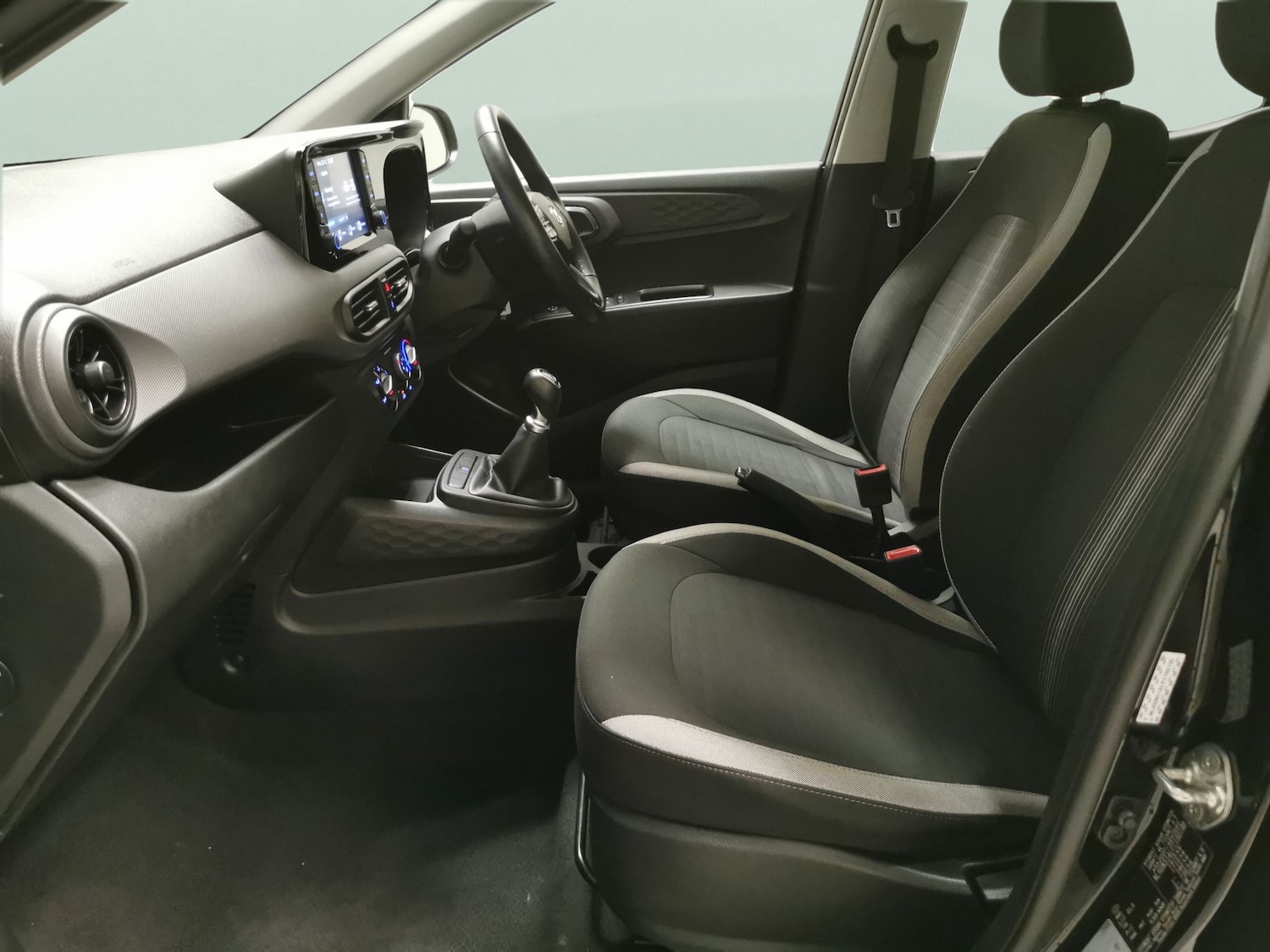 Used Hyundai i10 2023 for sale - 77194030: Photo 4