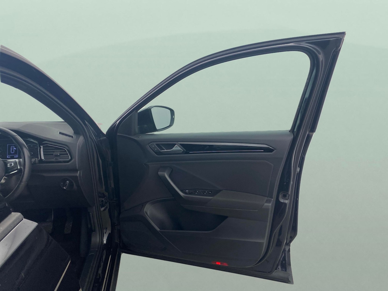 Used Volkswagen T-Roc 2021 for sale - 77013291: Photo 24