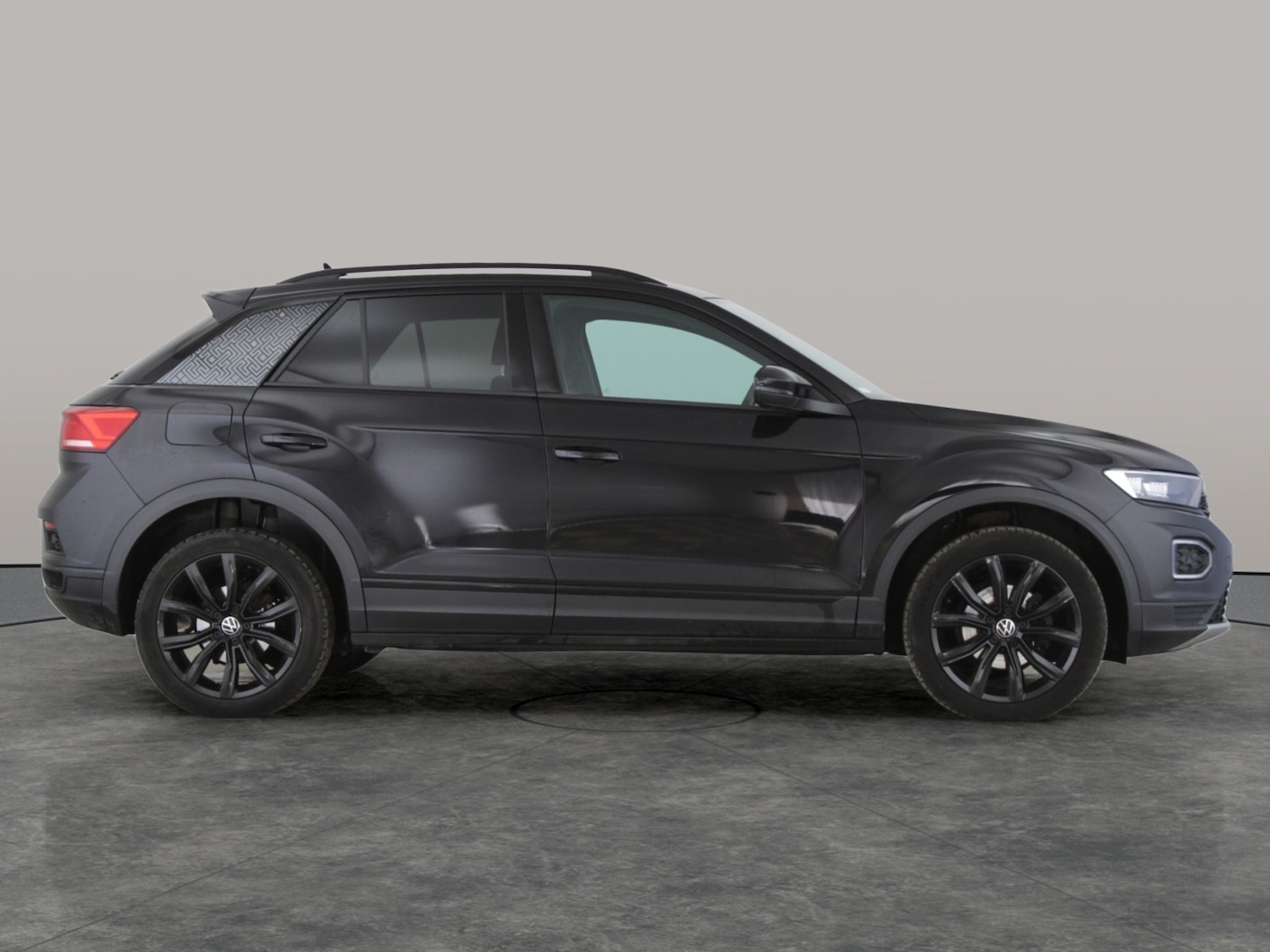 Used Volkswagen T-Roc 2021 for sale - 77013291: Photo 8