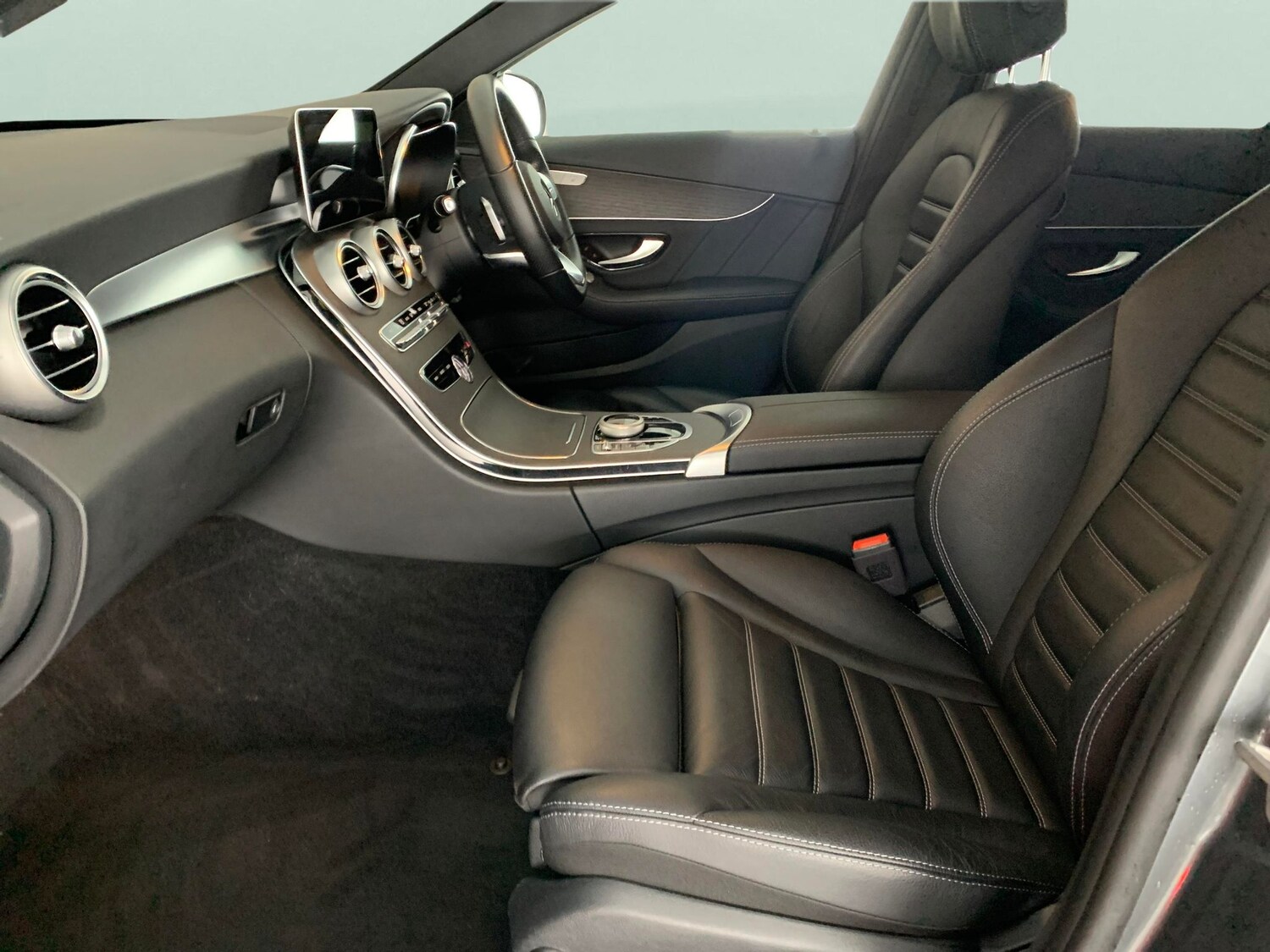 Used Mercedes-Benz C Class 2020 for sale - 76901844: Photo 4