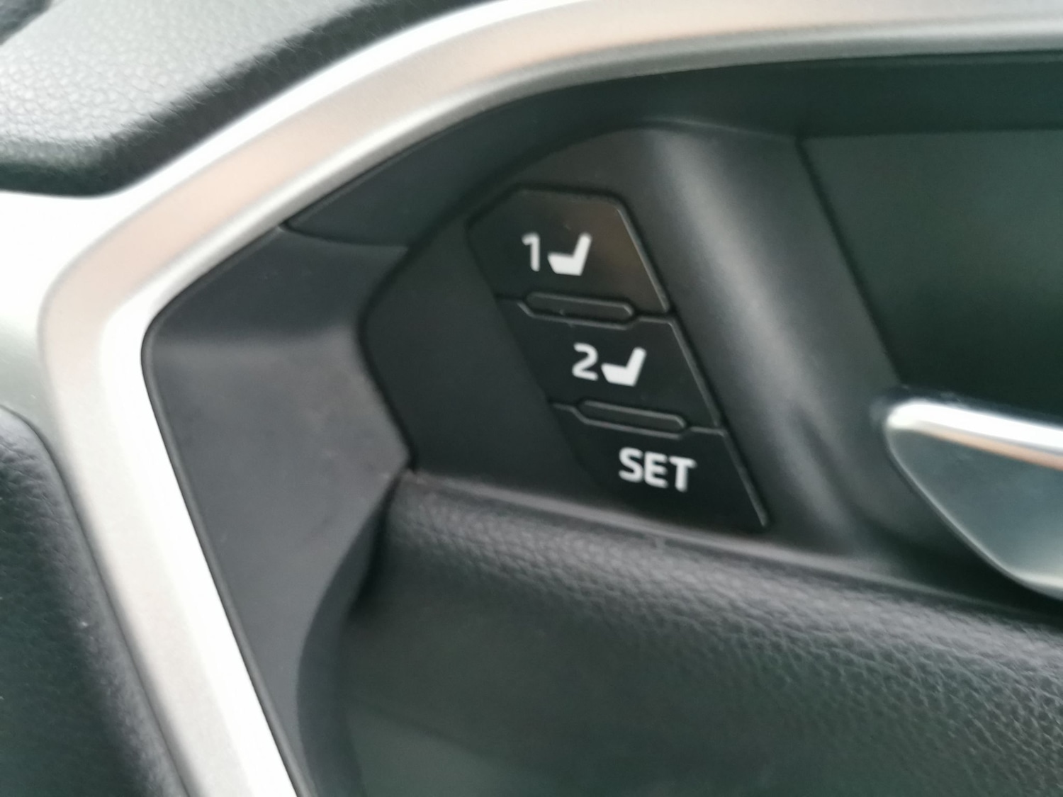 Used Toyota RAV4 2022 for sale - 77013307: Photo 17