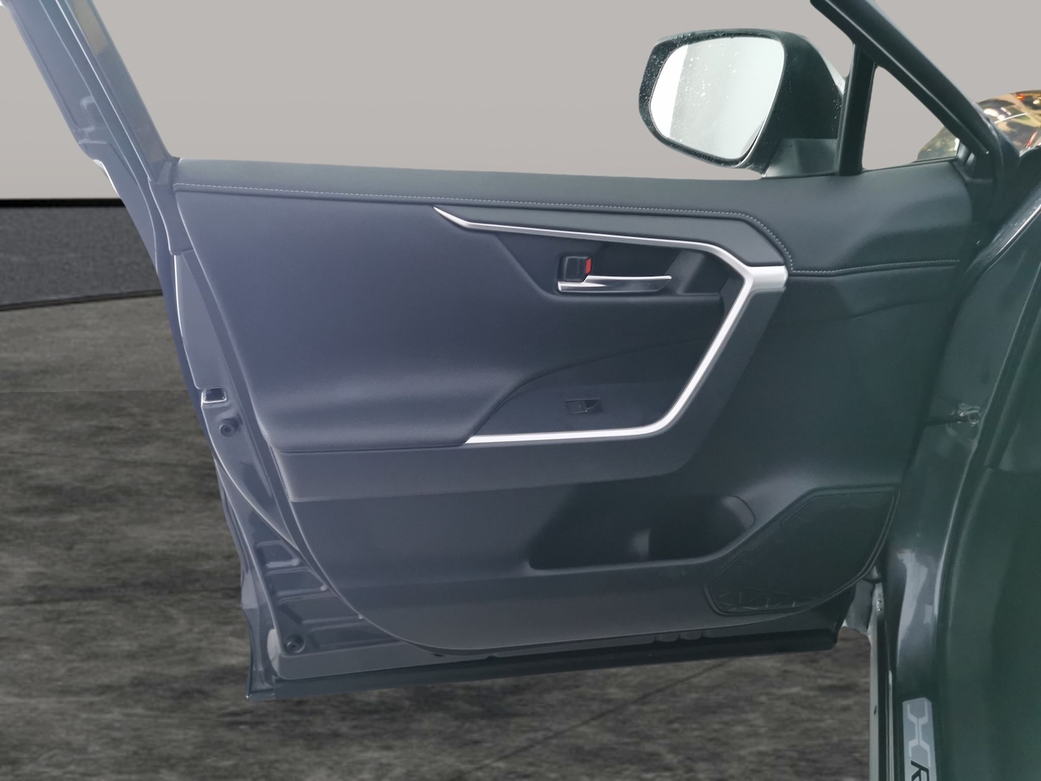 Used Toyota RAV4 2022 for sale - 77013307: Photo 30