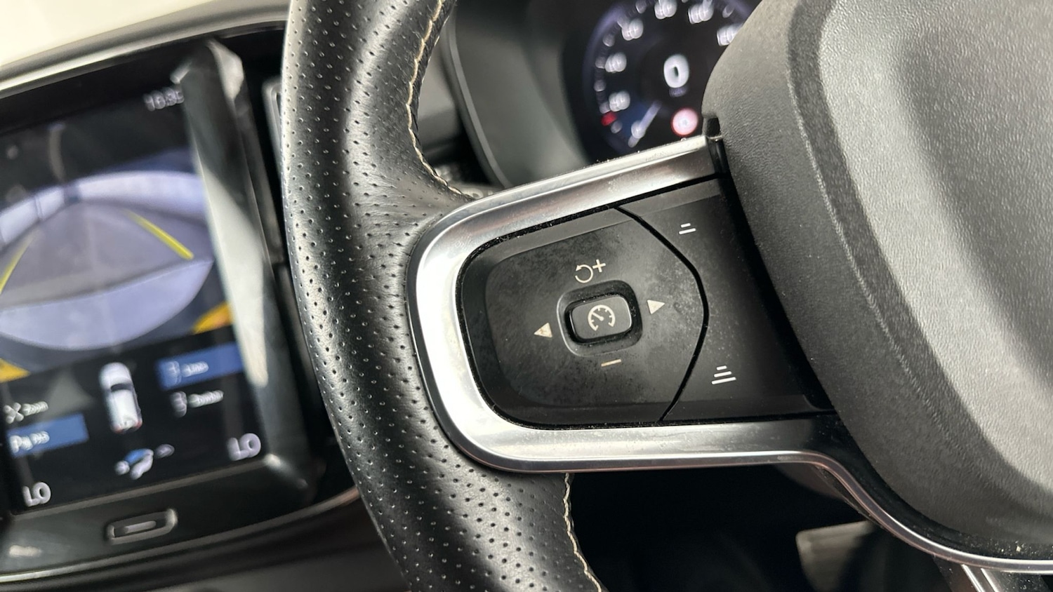 Used Volvo XC40 2021 for sale - 76342422: Photo 26