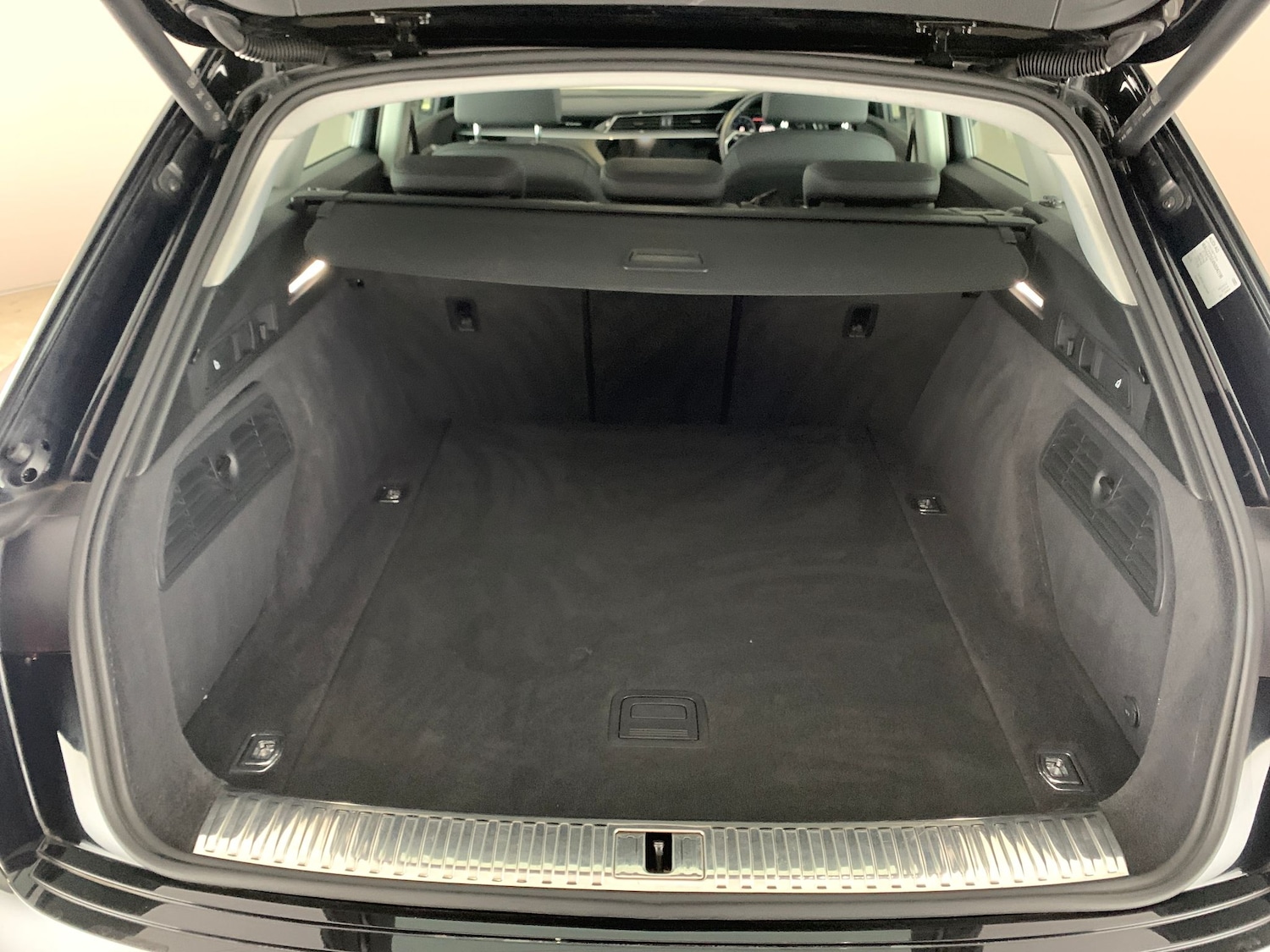 Used Audi e-tron 2022 for sale - 76197045: Photo 46