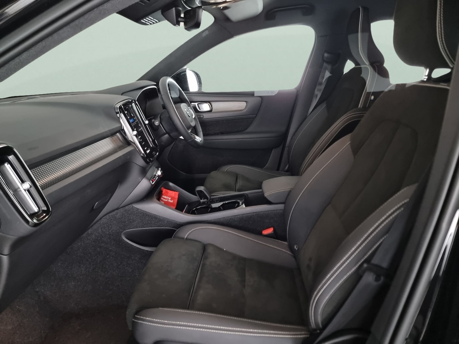 Used Volvo XC40 2022 for sale - 76105219: Photo 6