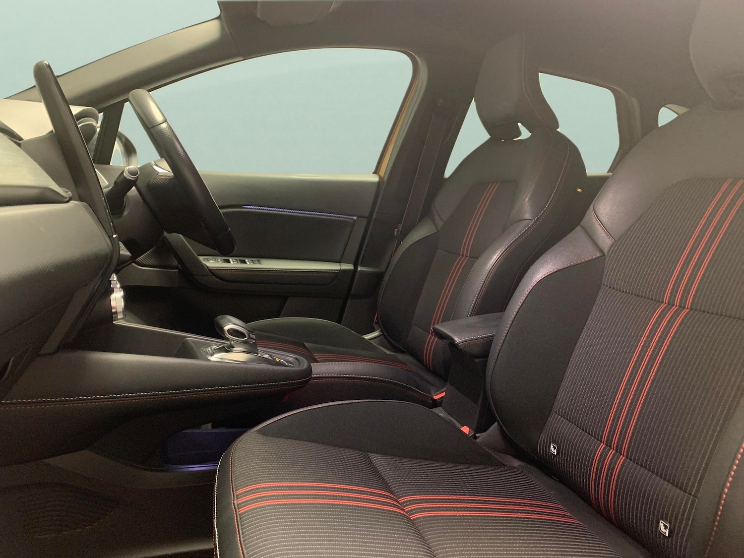 Used Renault Captur 2021 for sale - 77480447: Photo 4